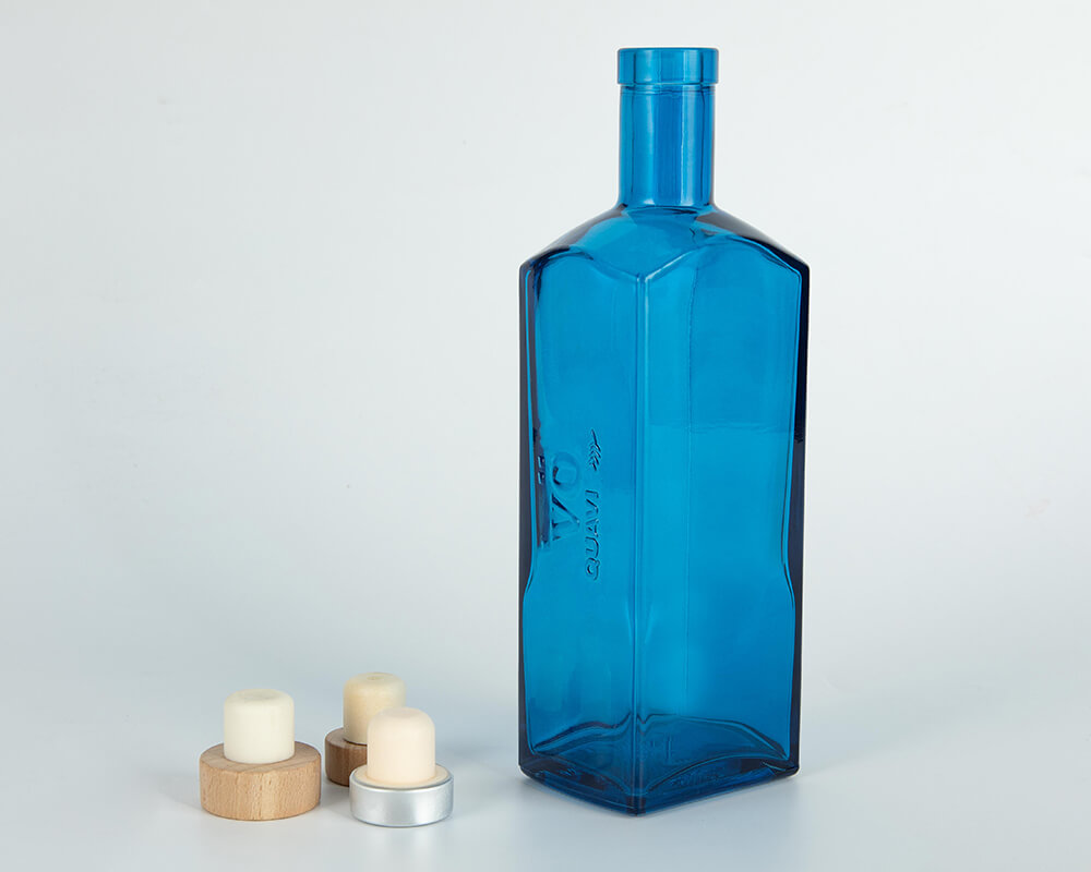 bottiglia di alcol blu