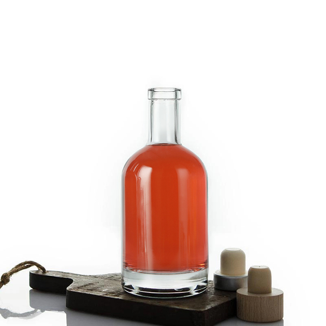 Bottiglia di liquore in vetro super flint nordico