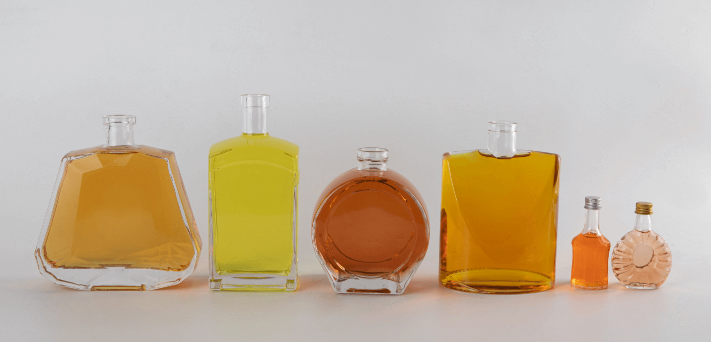 bottiglie di brandy e cognac