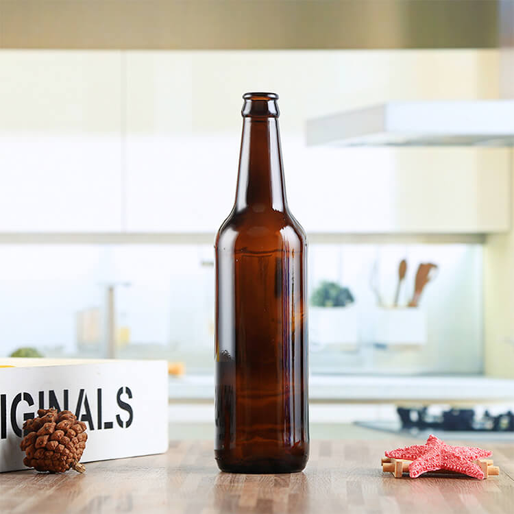 bottiglia di birra a collo lungo