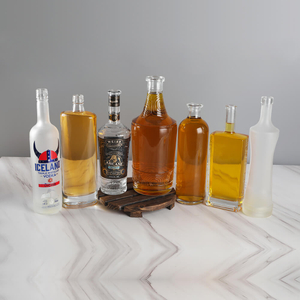 Bottiglie di vetro di vodka quadrate rotonde da 50CL 75CL 1L in vendita
