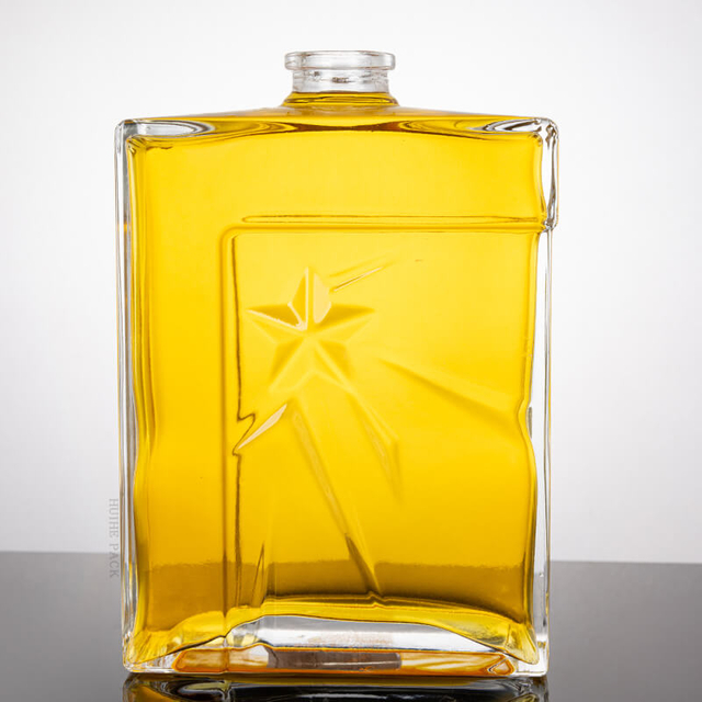 Bottiglia di liquore in vetro vuoto quadrata senza stella in vendita