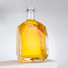 Struttura angolare irregolare Bottiglia di liquore a bordi sfaccettati