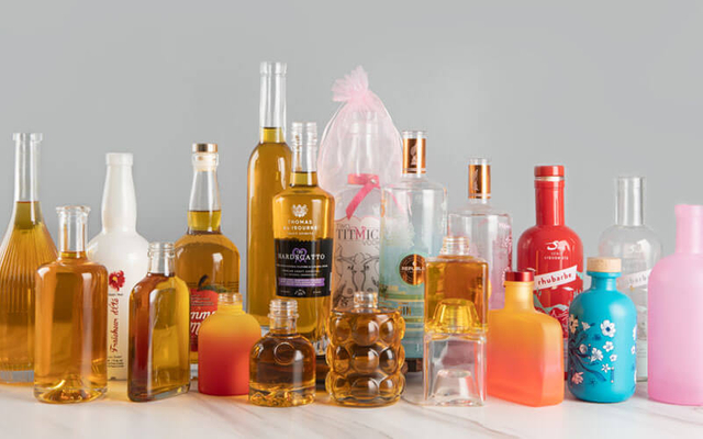 bottiglia di liquore per donna 