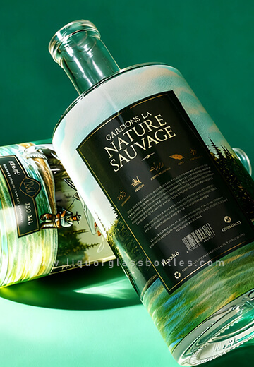 Bottiglia di vetro di gin