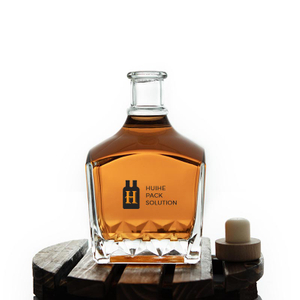Decanter per whisky in vetro quadrato da 750 ml con parte superiore in sughero