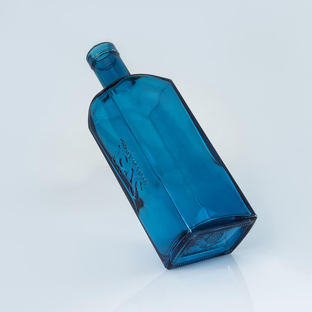 Bottiglia di liquore in vetro blu quadrata da 750 ml