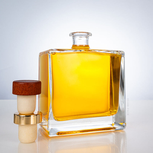 Bottiglia di liquore quadrata di minimalismo raffinato a vendita calda
