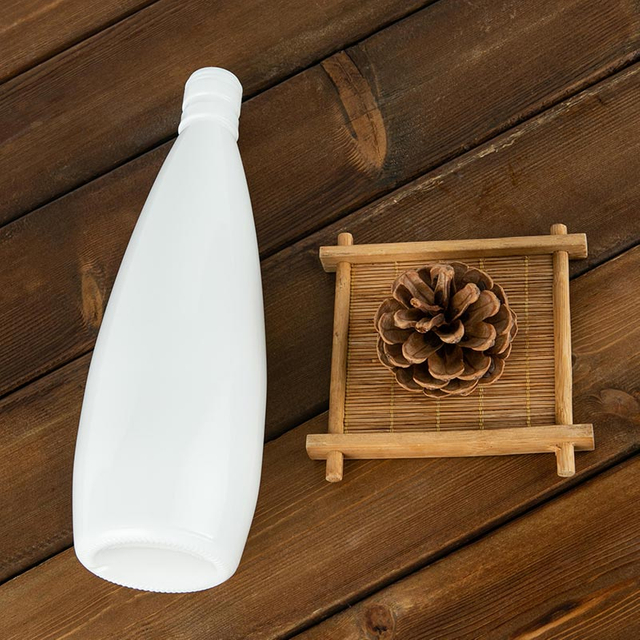 Bottiglia di liquore in porcellana bianca di lusso da 500 ml