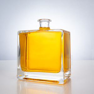 Bottiglia di liquore quadrata di minimalismo raffinato a vendita calda