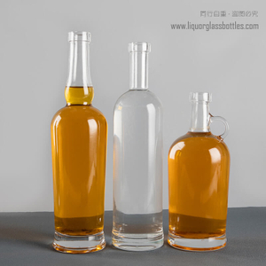 Bottiglia in vetro flint super extra da 750 ml con finitura in sughero e liquori