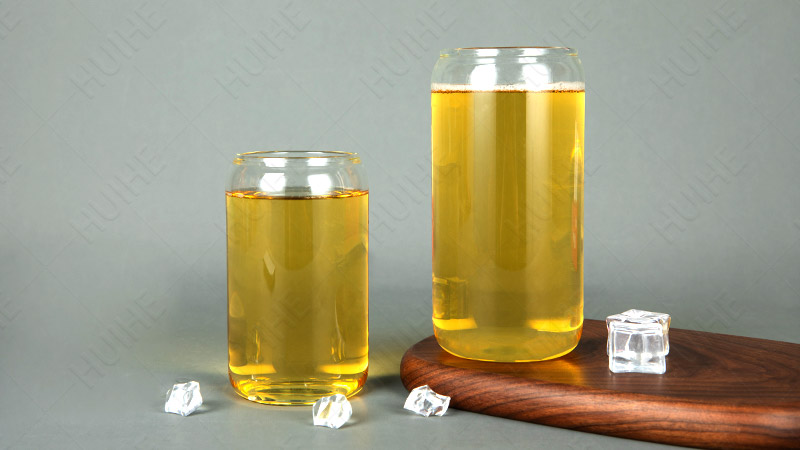 Bottiglie di birra con creste sul fondo: bottiglia di birra in borosilicato con ammaccatura piatta