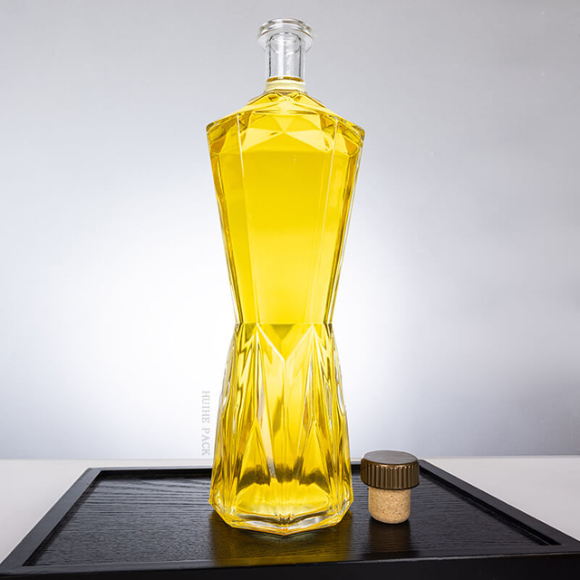 Bottiglia a spirito di vetro vuoto irregolare da 1500 ml con sughero metallico