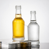 Piccole bottiglie di whisky in vetro trasparente di fascia alta da 50 ml
