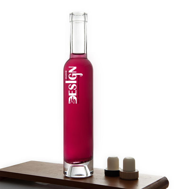 Bottiglia di vetro di vino ghiacciato da dessert