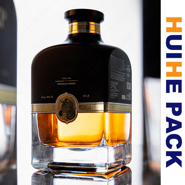 Bottiglia di whisky in vetro quadrato dal design nero opaco da 500 ml e 700 ml