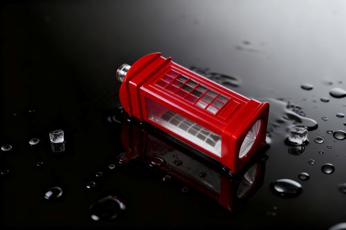 bottiglia di liquore rosso