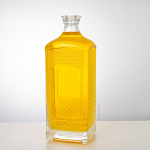 Bottiglia di liquore in vetro quadrato in rilievo da 1000 ml