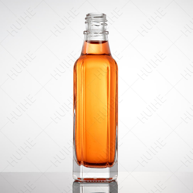 Mini bottiglia di liquore dal design moderno da 50 ml con tappo a vite sfuso