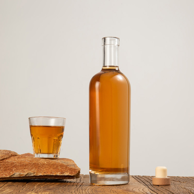 bottiglia di liquore in vetro