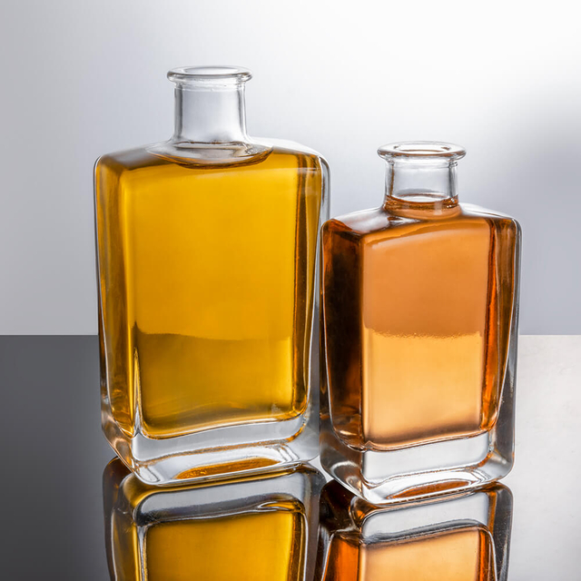 Collo corto piccolo 100 ml 200 ml di bottiglie di vetro alochol quadrate piatte piatte