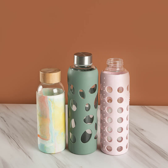 Bottiglia per acqua potabile a cilindro in vetro borosilicato alto con collo a vite