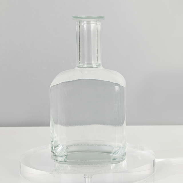 350 ml di alcolici in vetro a collo lungo quadrati con tappo di sughero