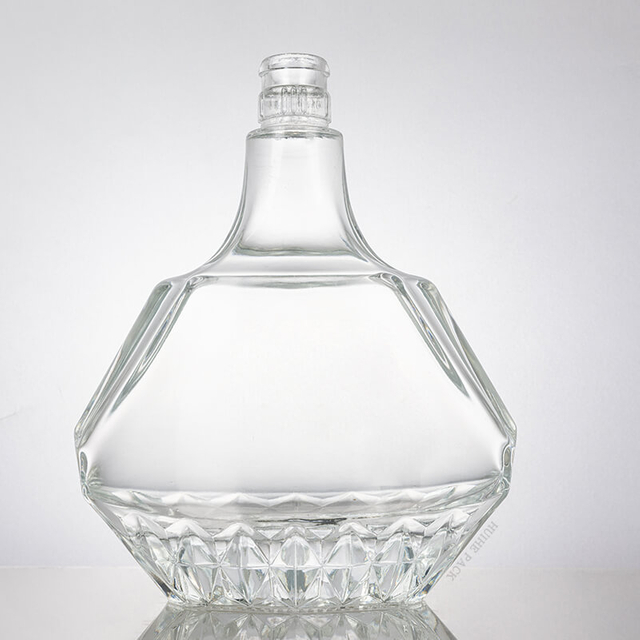 Bottiglia Liuqor in vetro a forma angolare con lati sfaccettati