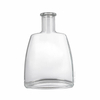 Bottiglia a liquore trapezoidale piatto con bordi delicatamente curvi