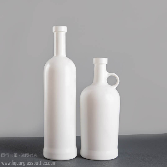 Contenitore in vetro cristallo alcolico con stampa a colori bianchi da 25 once con tappo in sughero T-Top