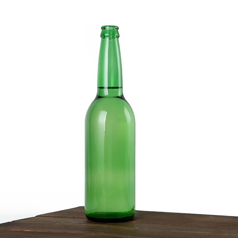 bottiglia di vetro di birra verde