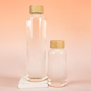 Borraccia personalizzata per acqua in vetro borosilicato trasparente con tappo in bamb&ugrave;