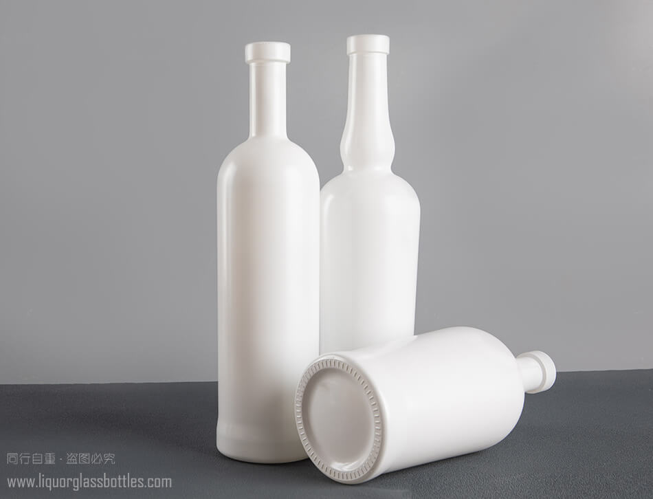 bottiglia di vetro bianco da 750 ml