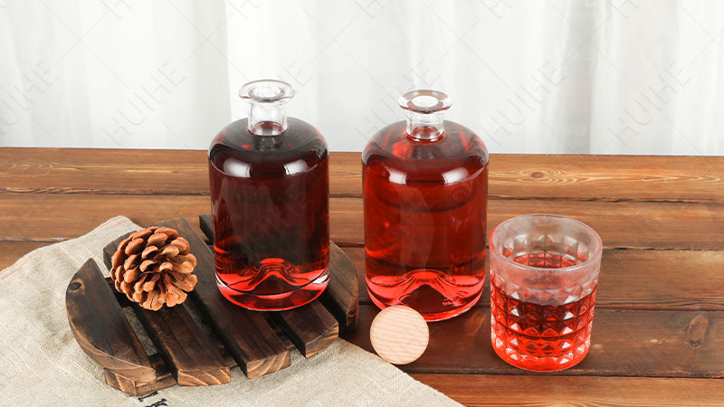 Bottiglia di liquore rotonda classica - bottiglia di liquore erboristica