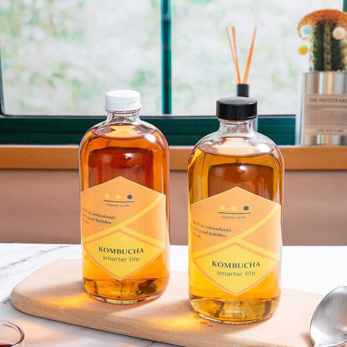 bottiglie trasparenti di Boston Kombucha