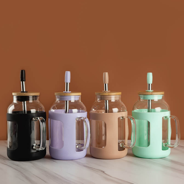 Borraccia con manico in vetro con cannuccia e tappo in borosilicato alto 