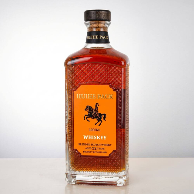 Bottiglia di liquore in vetro quadrato in rilievo da 1000 ml