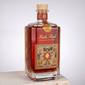Bottiglia di whisky in vetro prisma rettangolare con una migliore presa