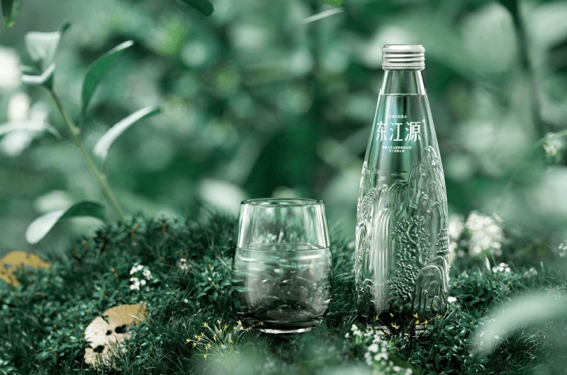 Tendenze del design degli imballaggi per acqua premium 2026 bottiglia di vetro (111).jpg